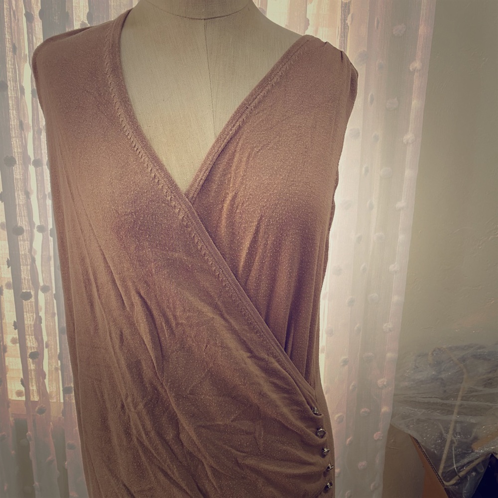 Sleeveless crisscross vertical silky cotton vest